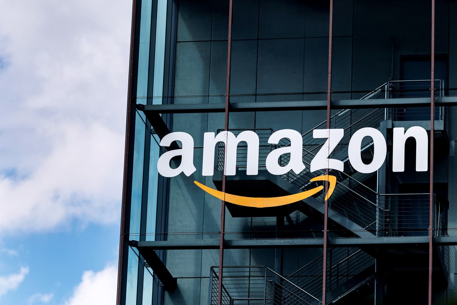 Amazon расширяется на рынке спутникового интернета, приобретая Globalstar за 11,57 миллиарда долларов