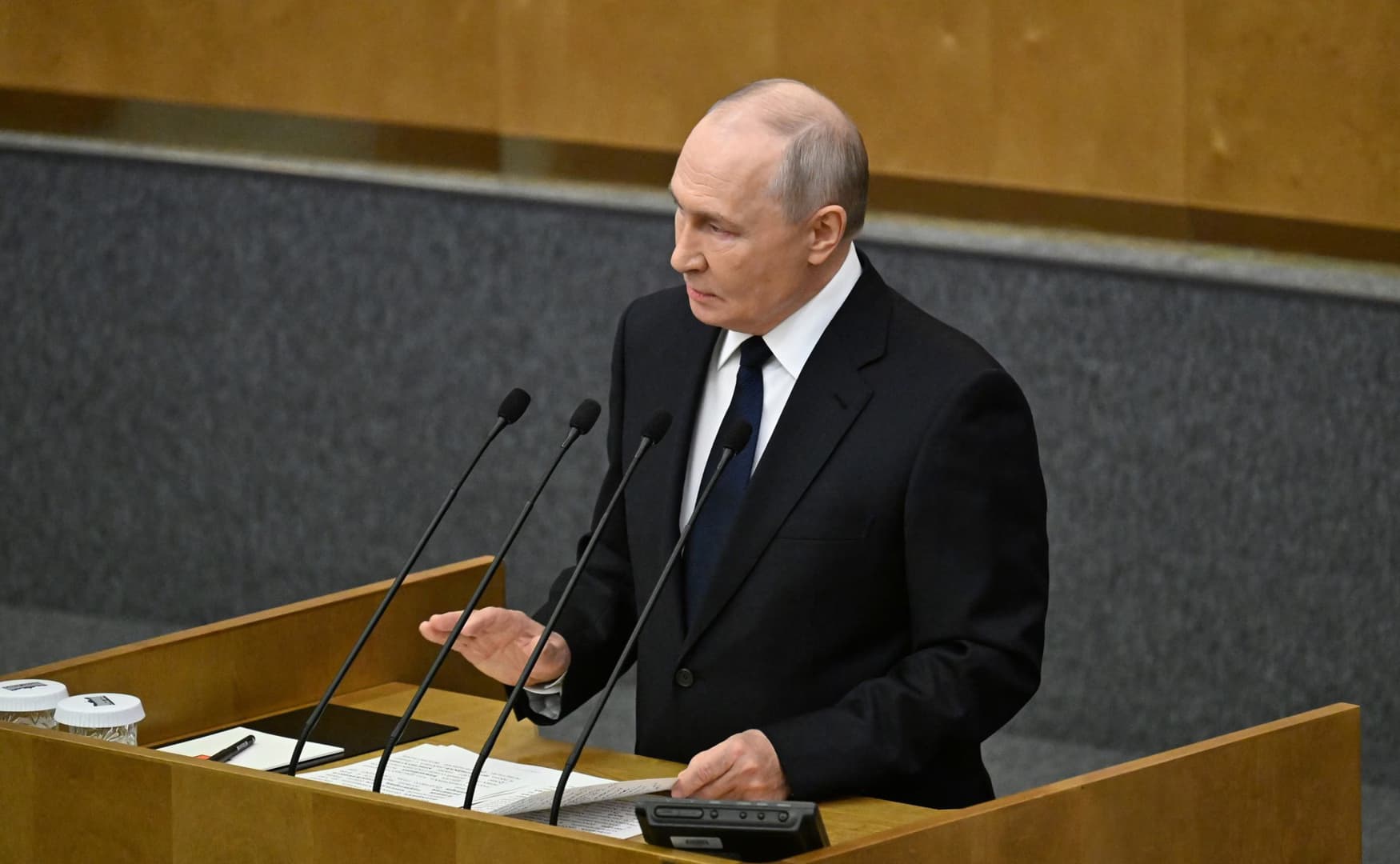 Putin: İnsanlar ülkeleri için, Rusya için oy kullandı
