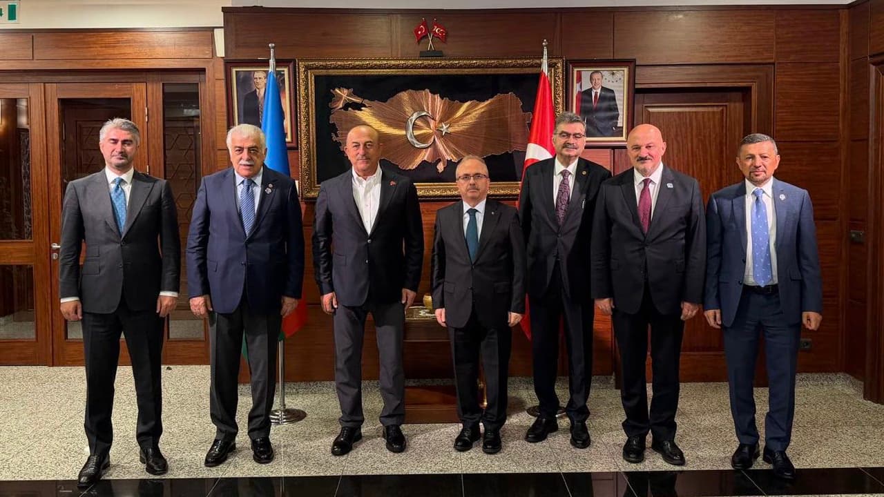 Bakü Büyükelçiliği, Çavuşoğlu başkanlığındaki heyeti ağırladı