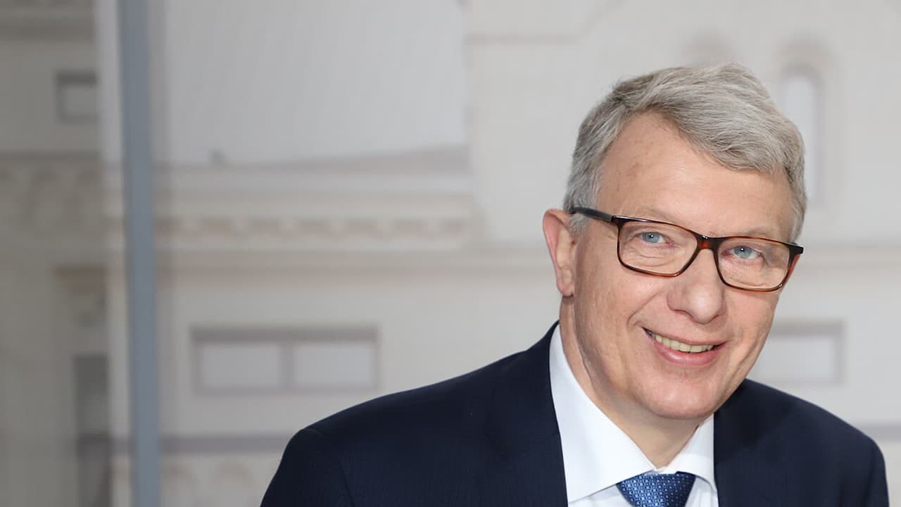 Евродепутат Картхайзер: неизвестно, сколько денег Украине тратится на оборону, а сколько исчезает