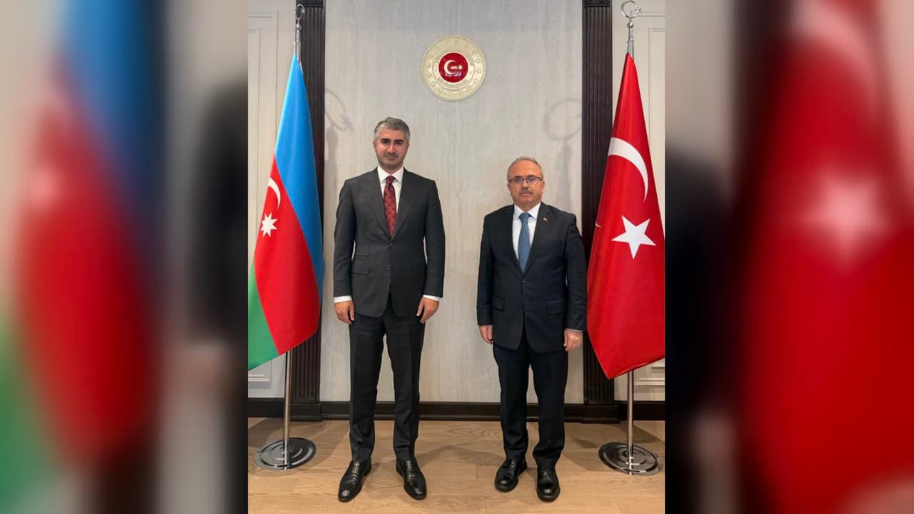 Замминистра семьи Турции посетил посольство в Баку