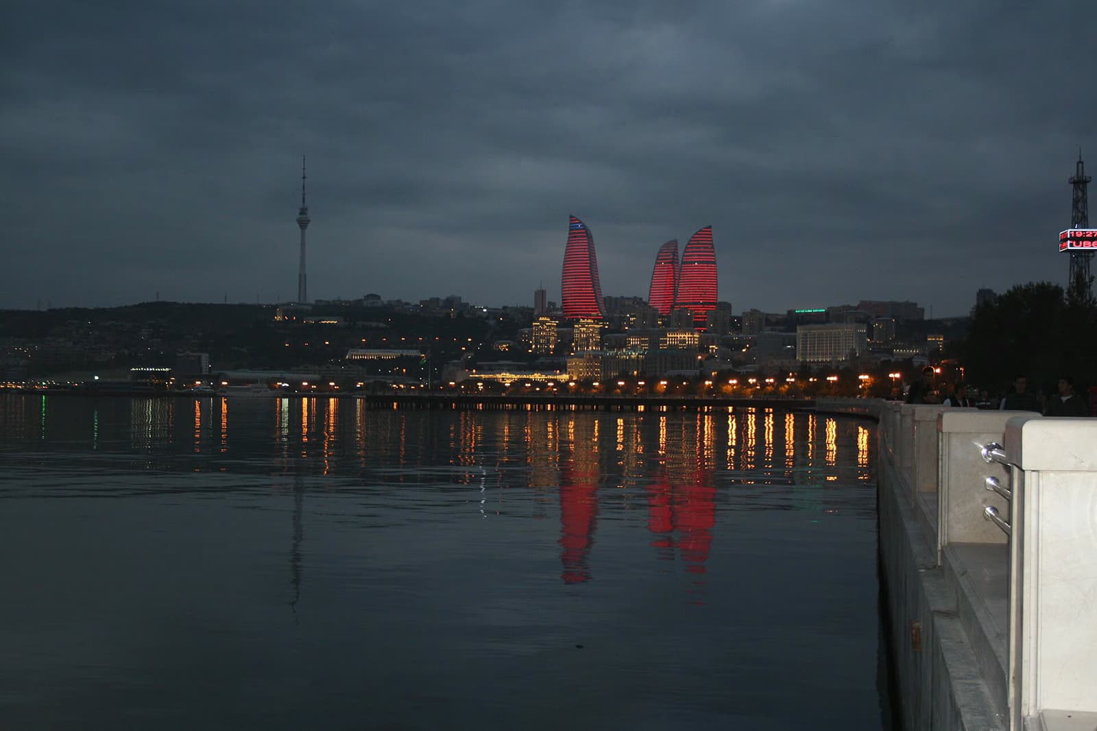 Bakü konferansında Türk dünyası için medya ve savunma iş birliği çağrısı