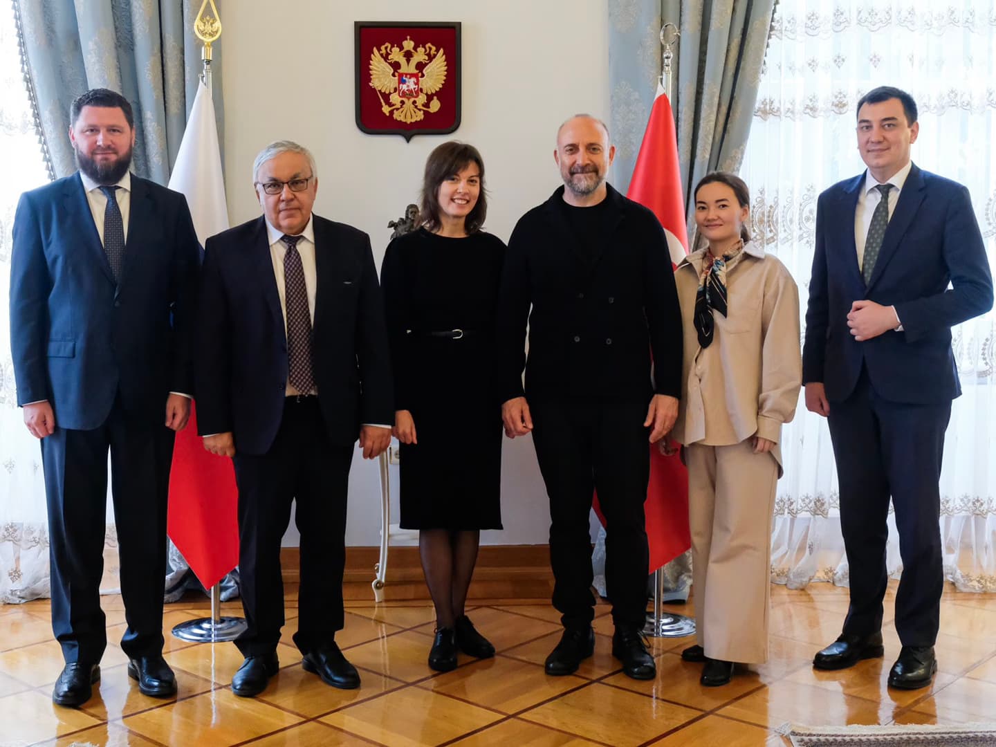 Magnificent Century star Halit Ergenç tells Russian envoy about Yekaterinburg trip