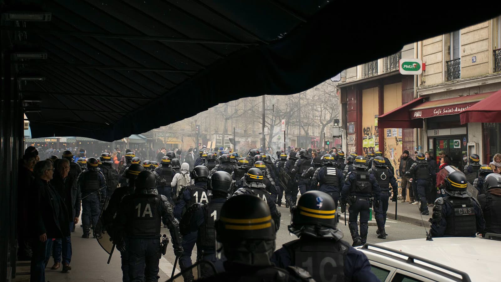 Во Франции 85% задержанных на протестах лицеистов — несовершеннолетние