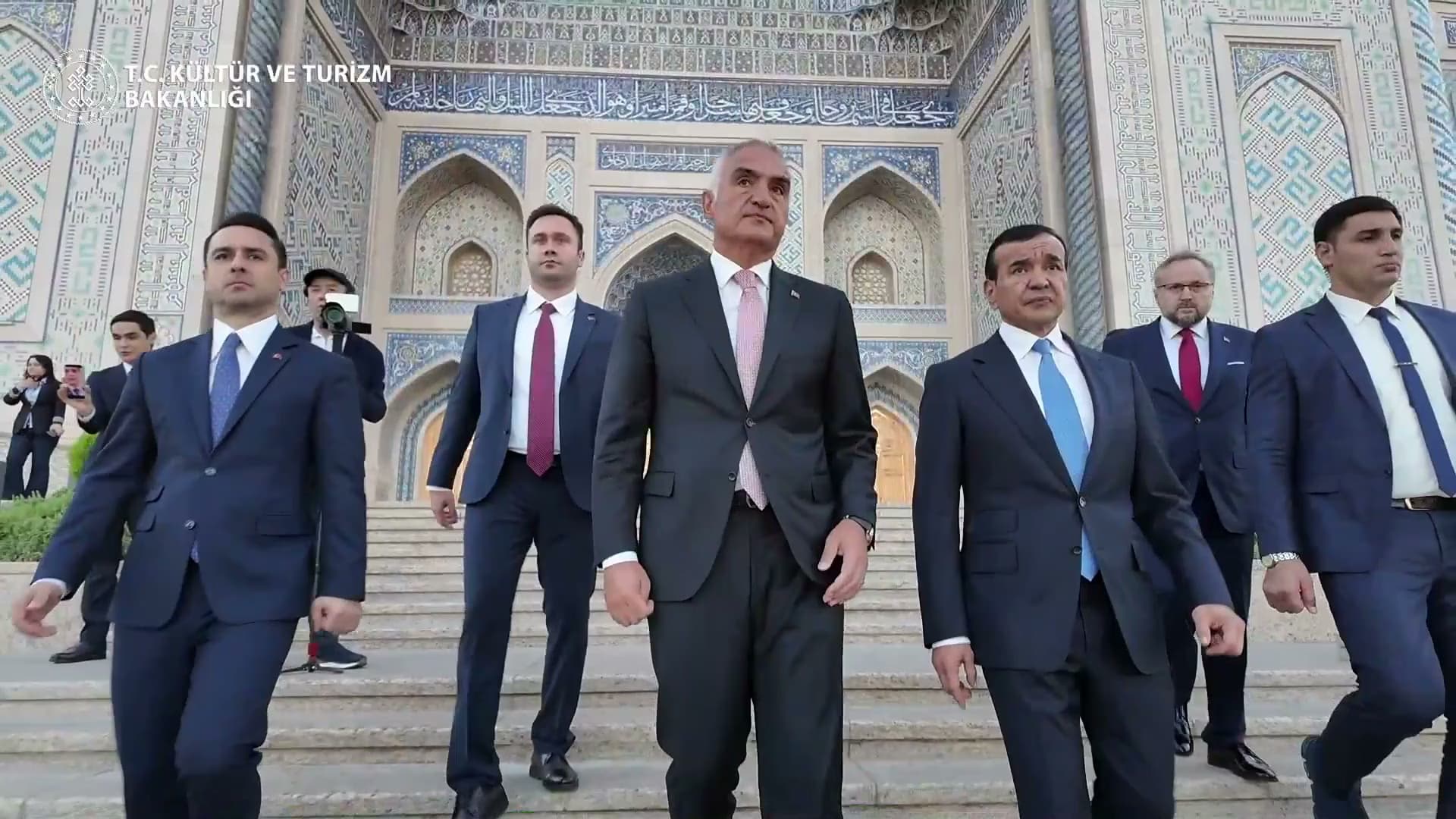 إطلاق الترجمة الأوزبكية لكتاب تركي عن الإمام الماتريدي في طشقند