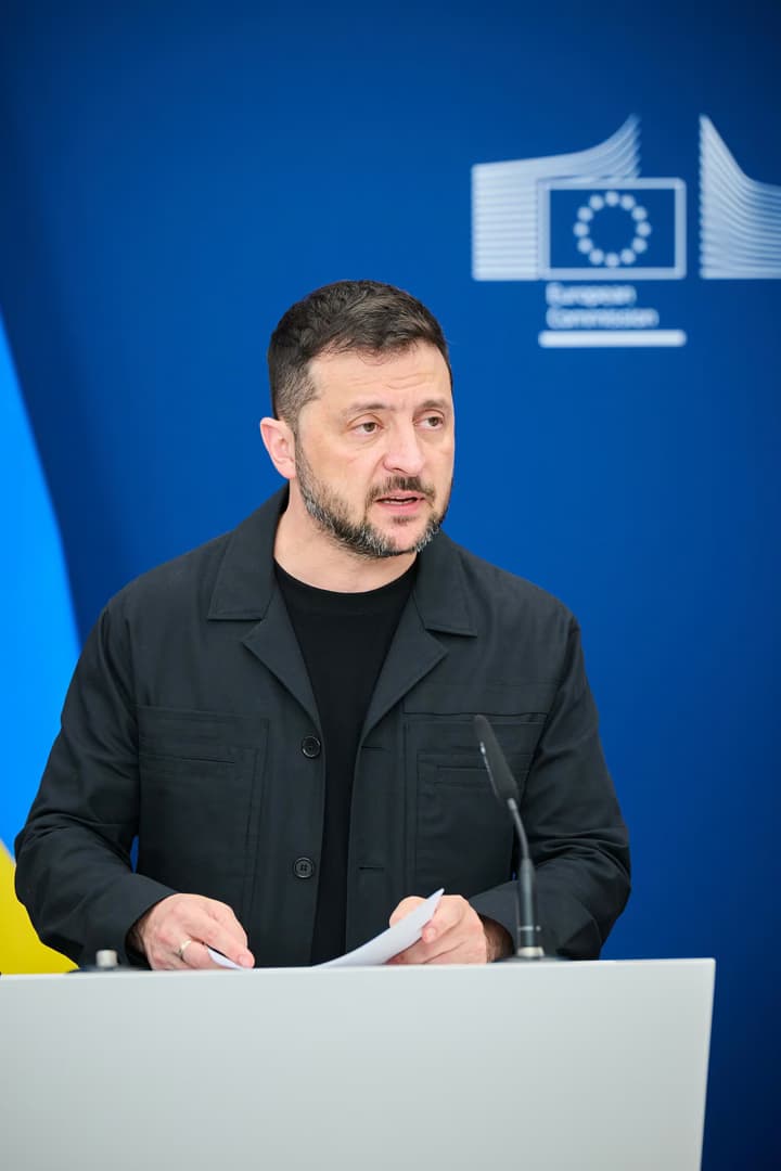 Зеленский заявил, что Китай и Индия помогают России обходить санкции