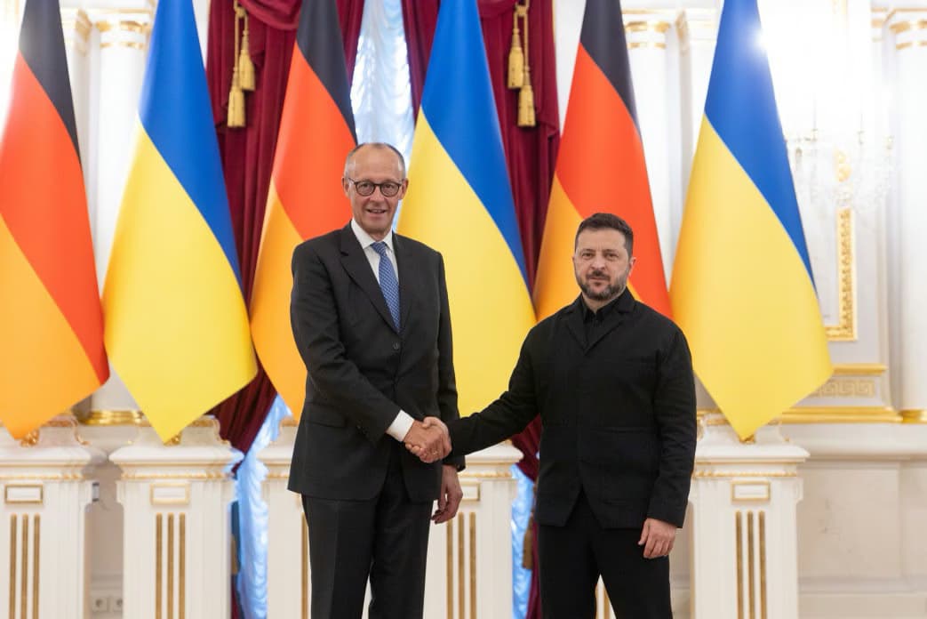 Мерц и Вайдель схлестнулись в бундестаге из-за помощи Украине